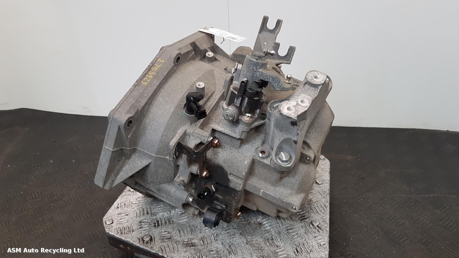 View Auto part Gearbox Vauxhall Astra 2011