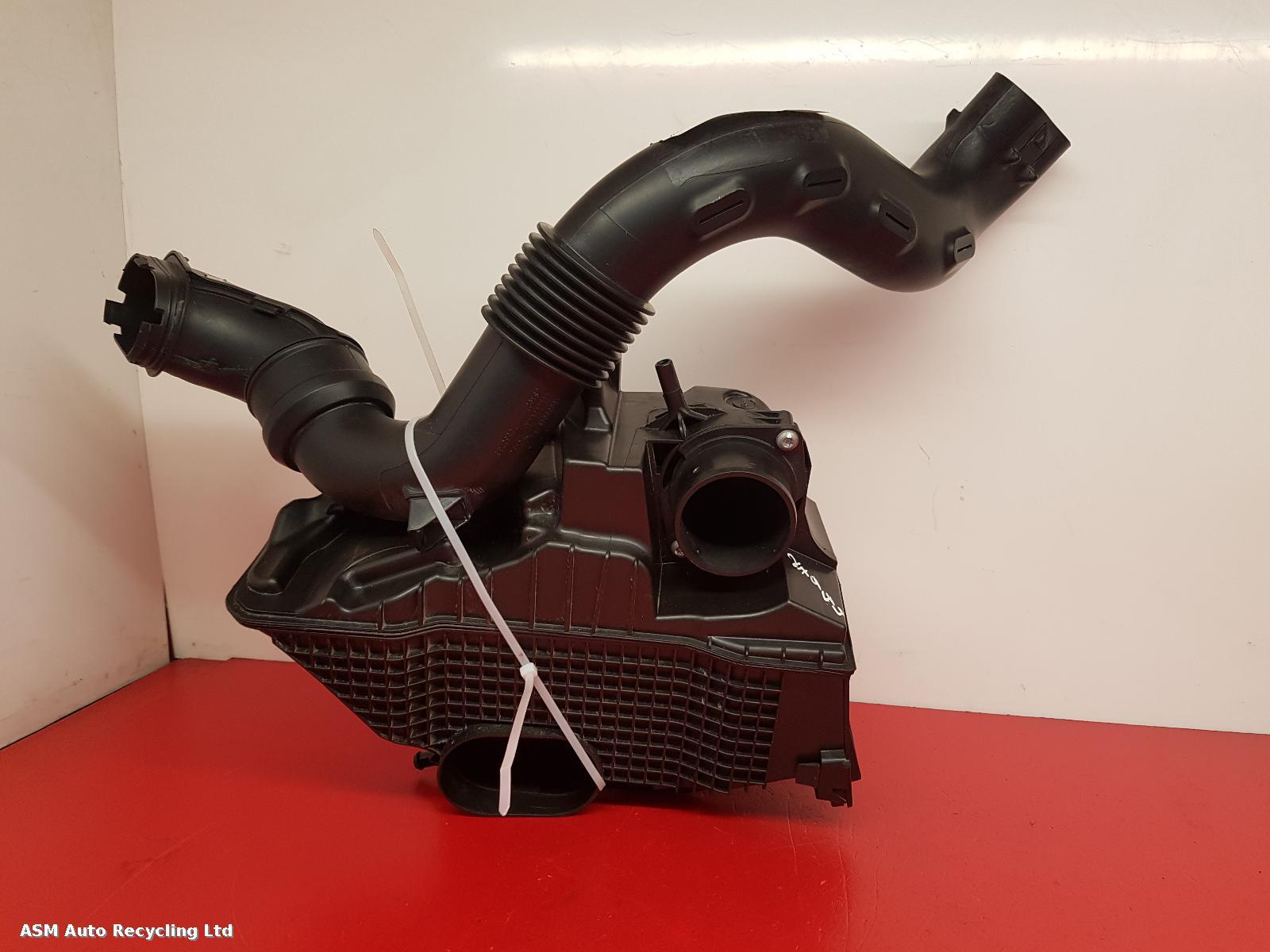 View Auto part Air Cleaner/Box Renault Captur 2017