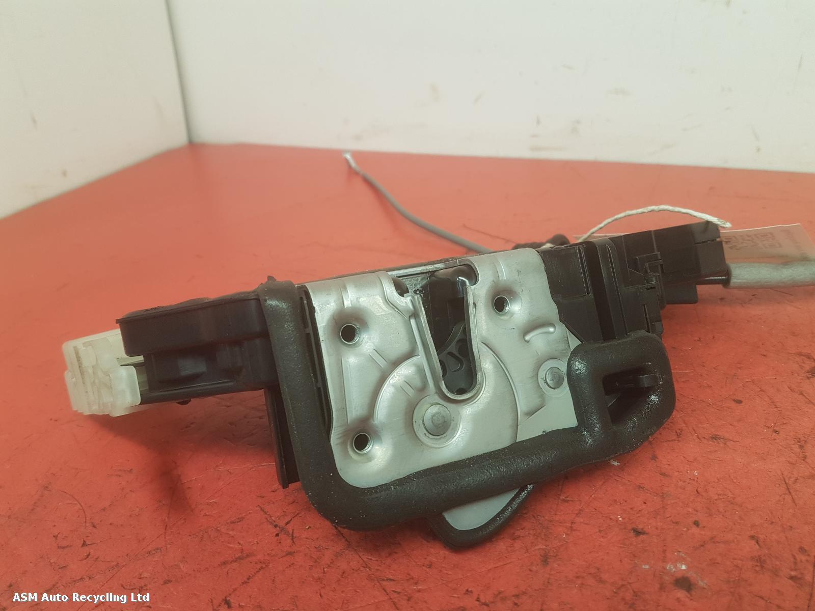View Auto part Door Lock Assembly Mercedes A Class 2019
