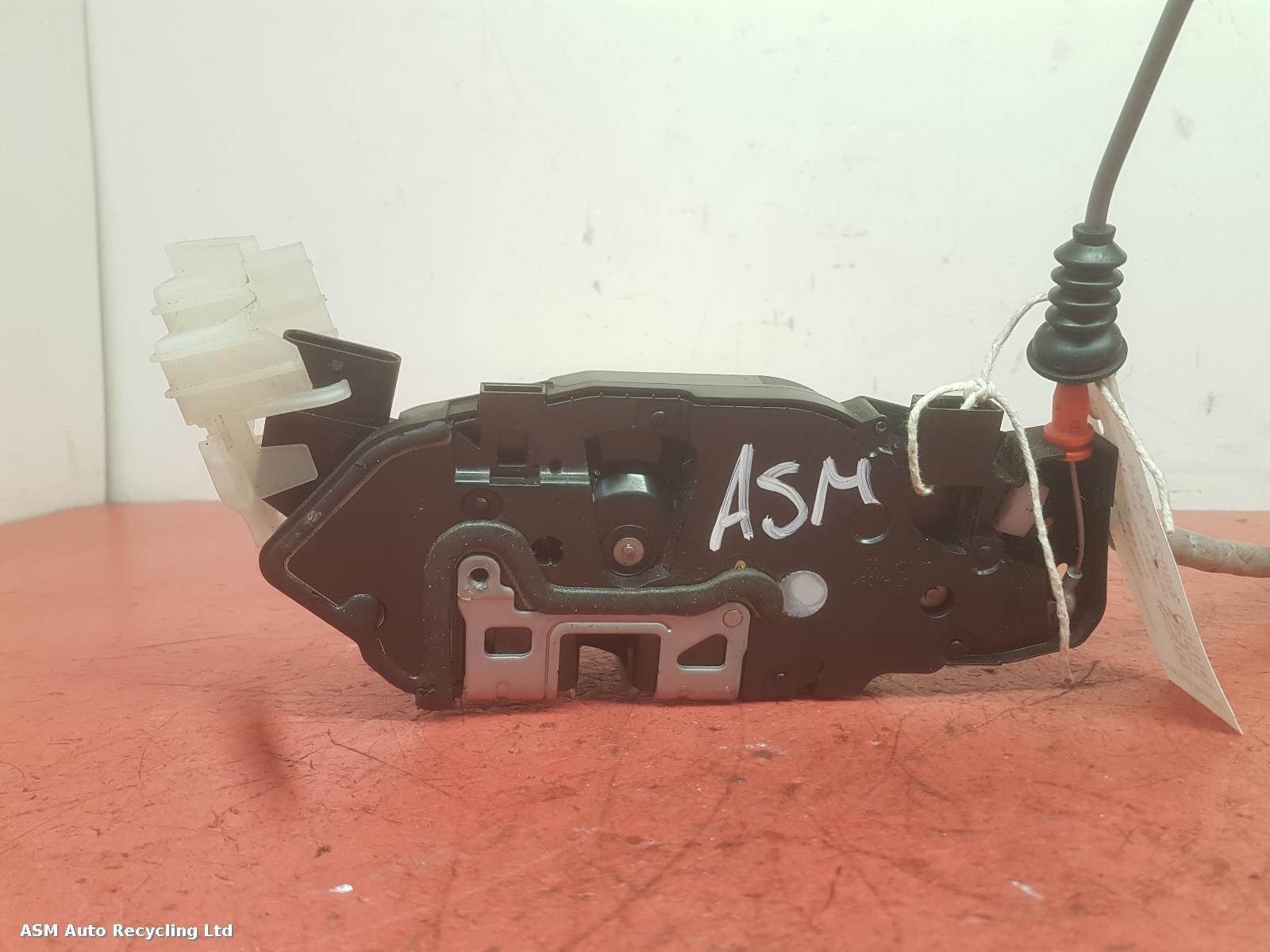 View Auto part Door Lock Assembly Mercedes A Class 2019