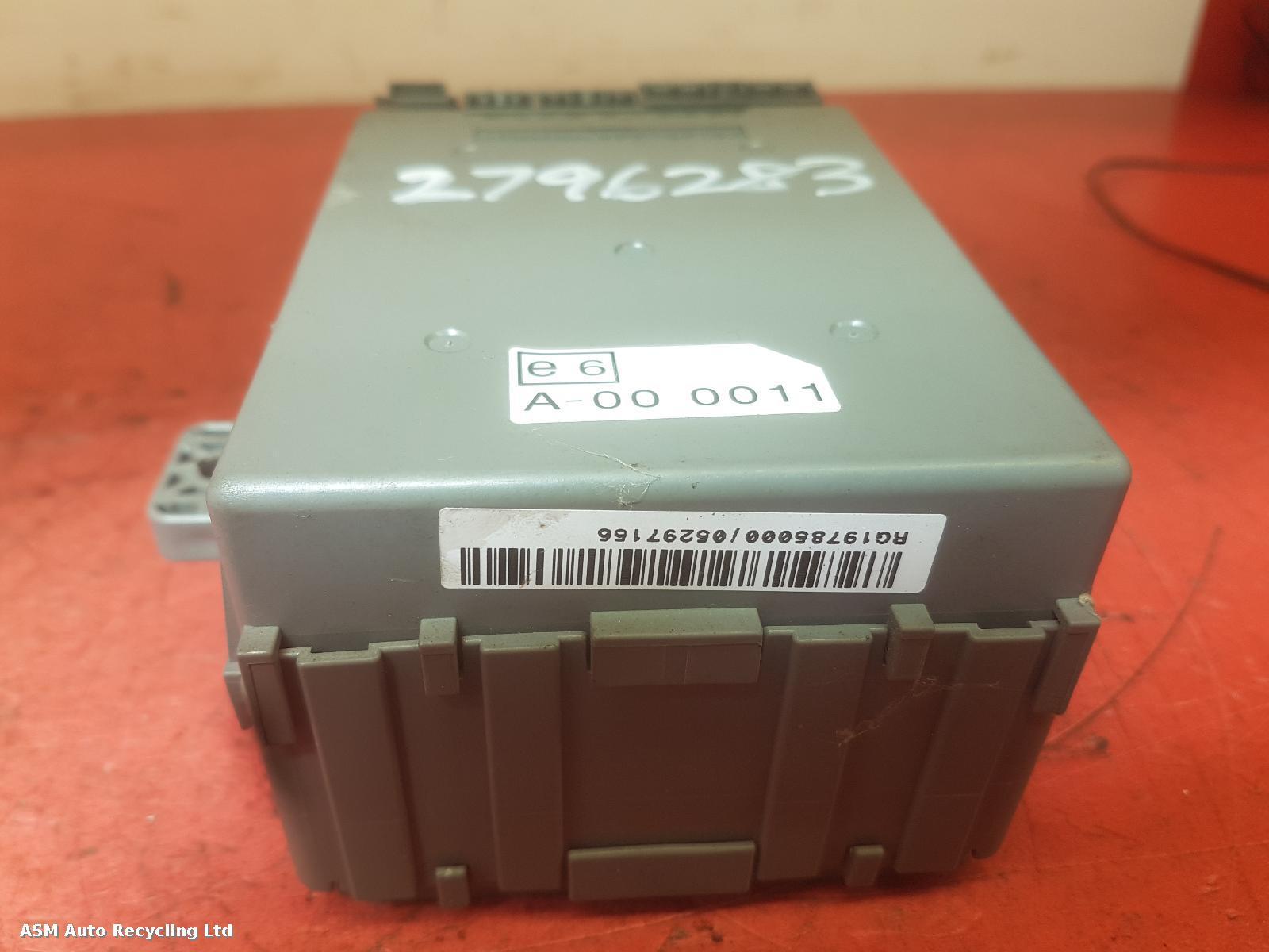 View Auto part Fuse Box Honda Civic 2006
