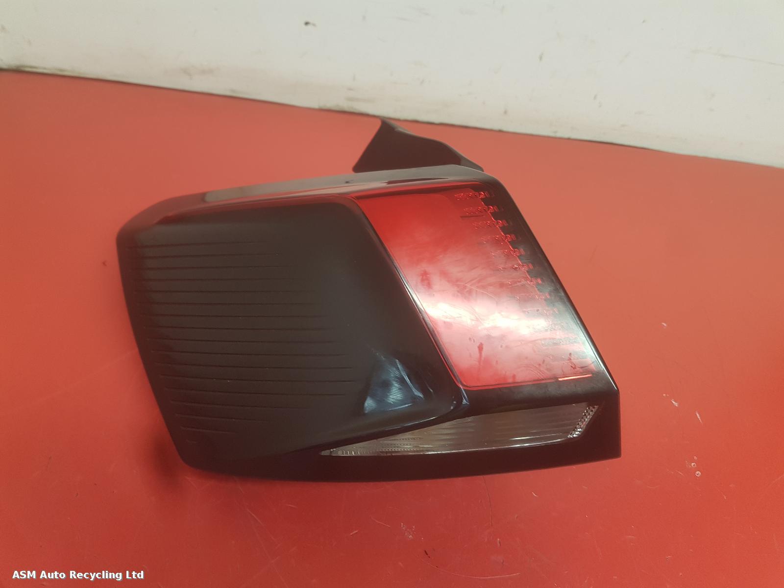 View Auto part L Taillight Peugeot 3008 2017