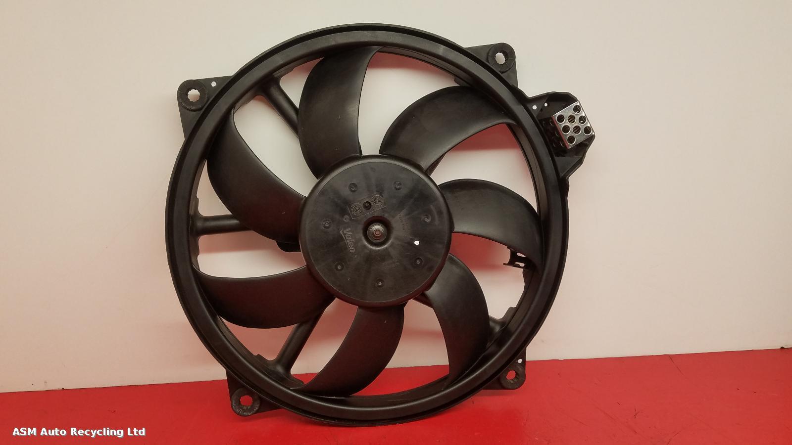 View Auto part Engine Cooling Motor Renault Megane 2010