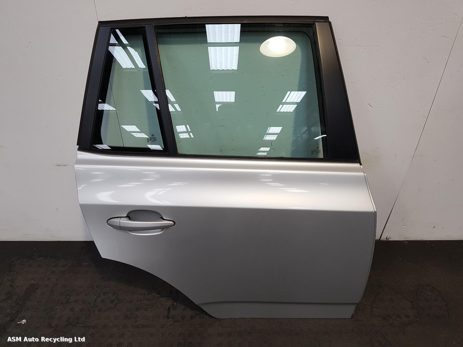 View Auto part R Rear Door Bmw X3 2004