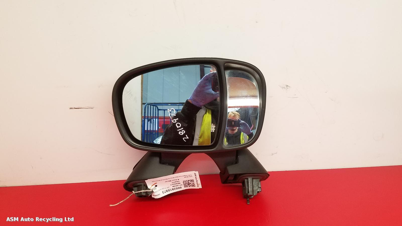 View Auto part R Door Mirror Renault Trafic 2014