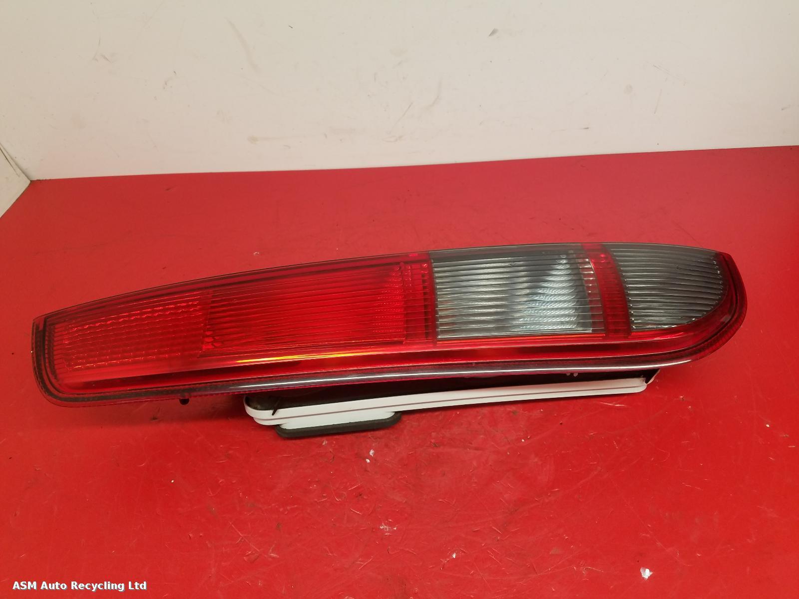 View Auto part L Taillight Ford Focus 2006
