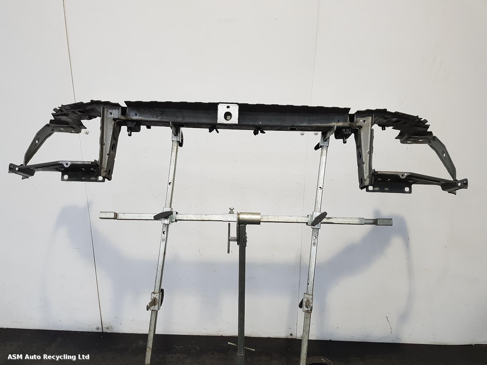 View Auto part Front Panel Land Rover Freelander 2009