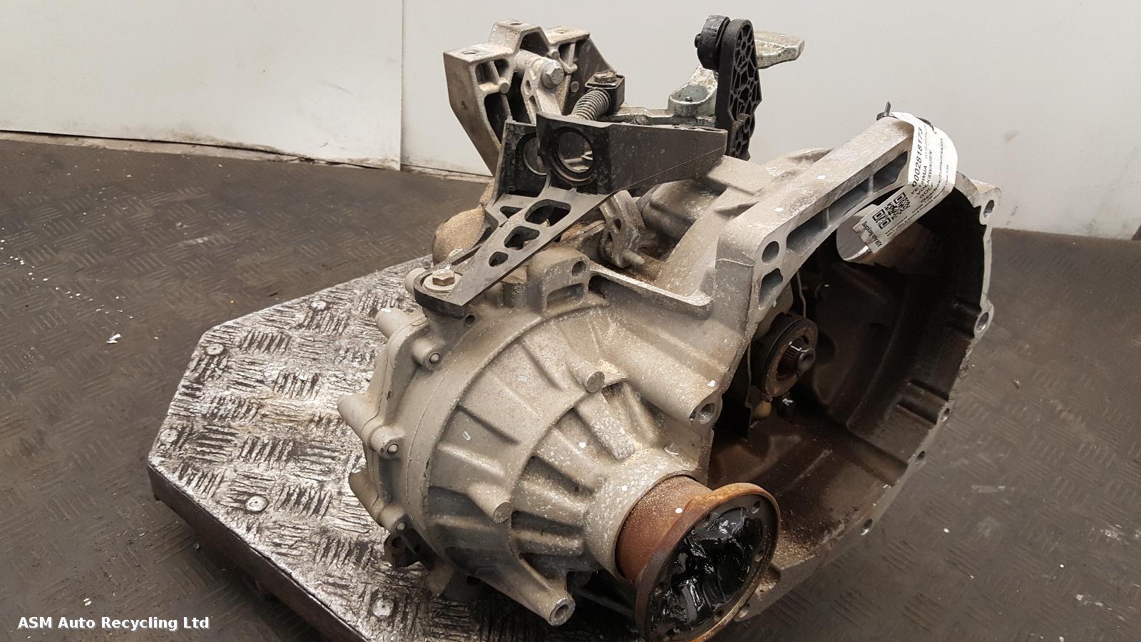 View Auto part Gearbox Volkswagen Golf 2019