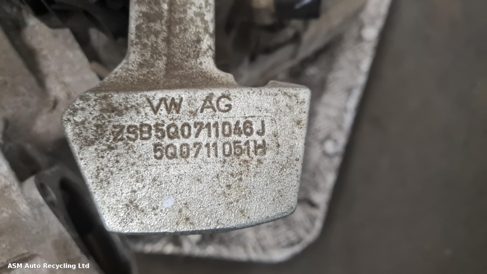 View Auto part Gearbox Volkswagen Golf 2019
