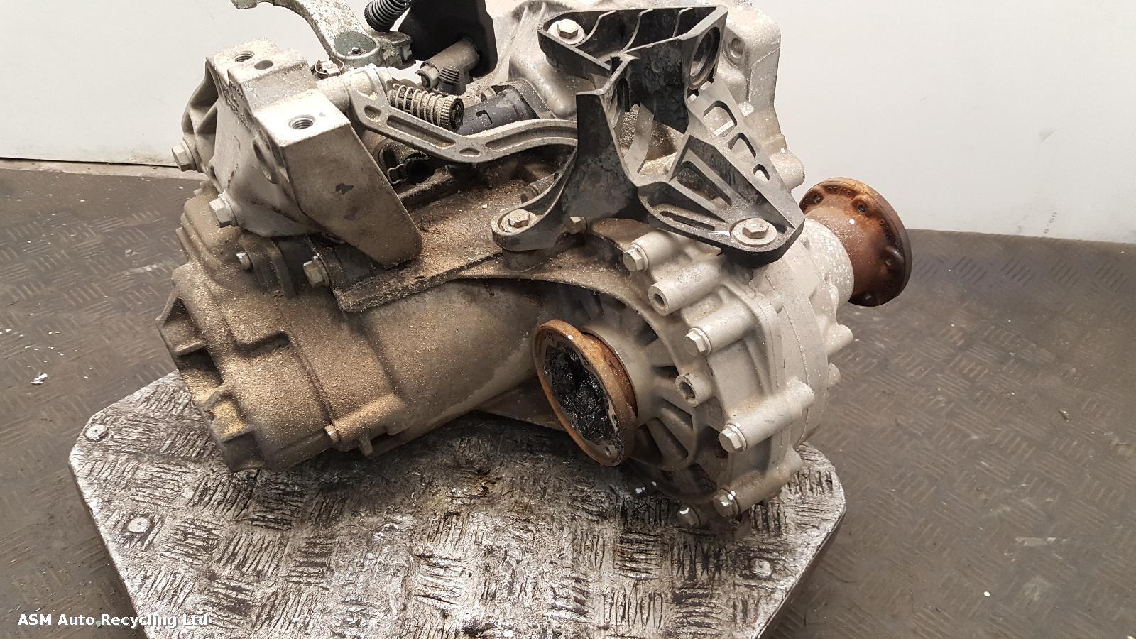 View Auto part Gearbox Volkswagen Golf 2019