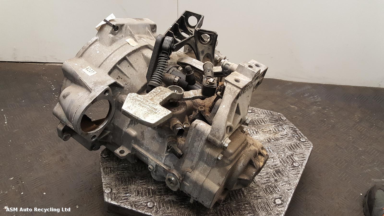 View Auto part Gearbox Volkswagen Golf 2019