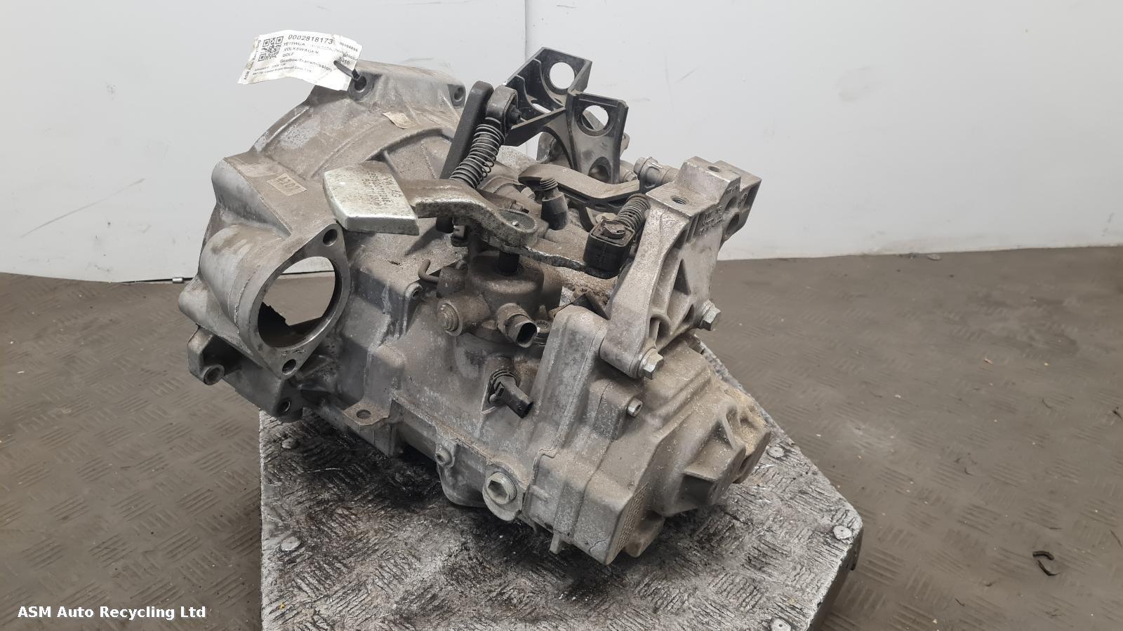View Auto part Gearbox Volkswagen Golf 2019