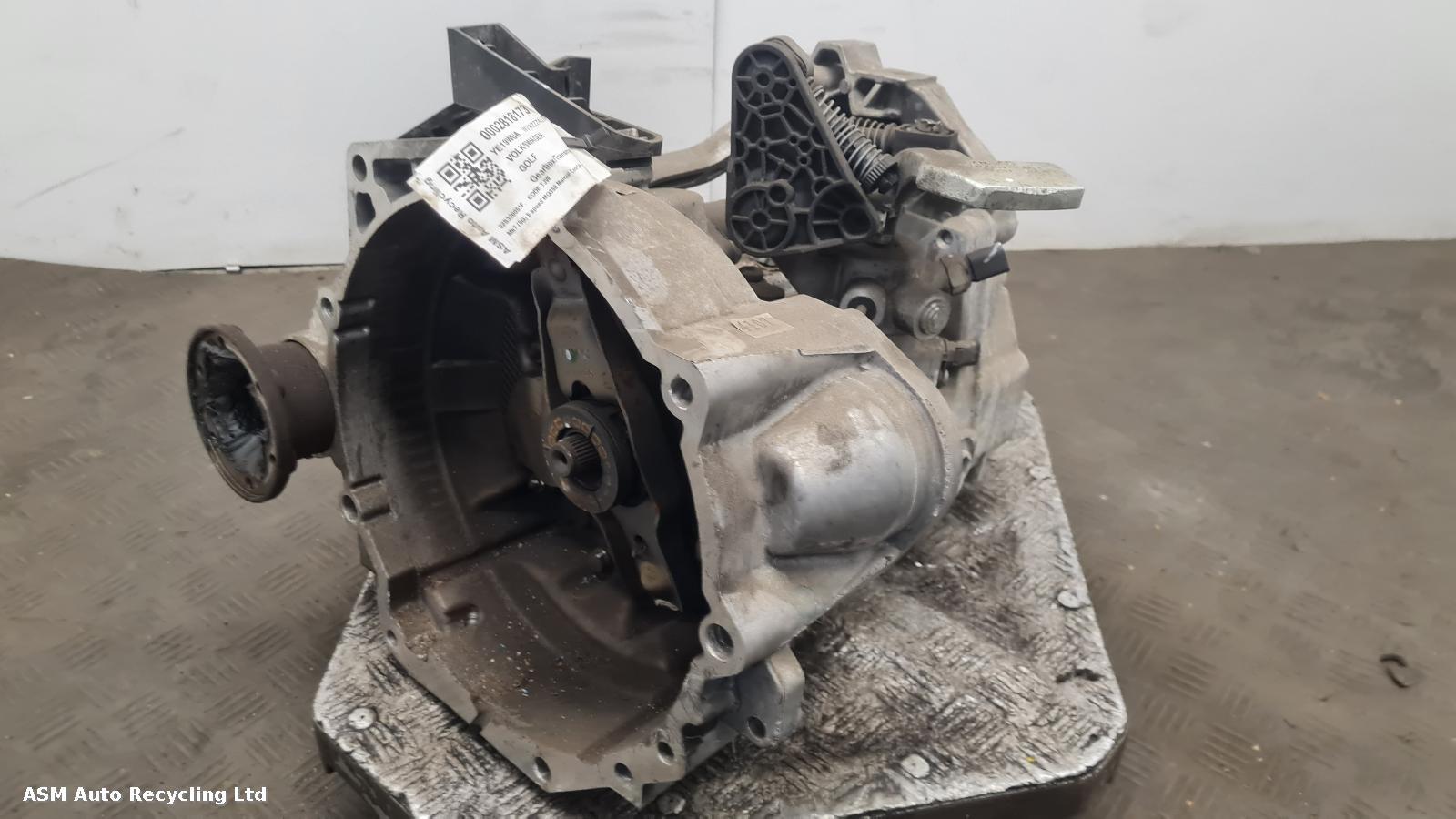 View Auto part Gearbox Volkswagen Golf 2019