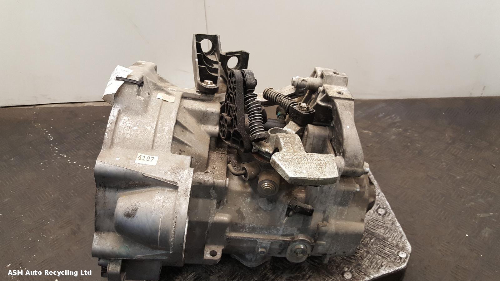 View Auto part Gearbox Volkswagen Golf 2019