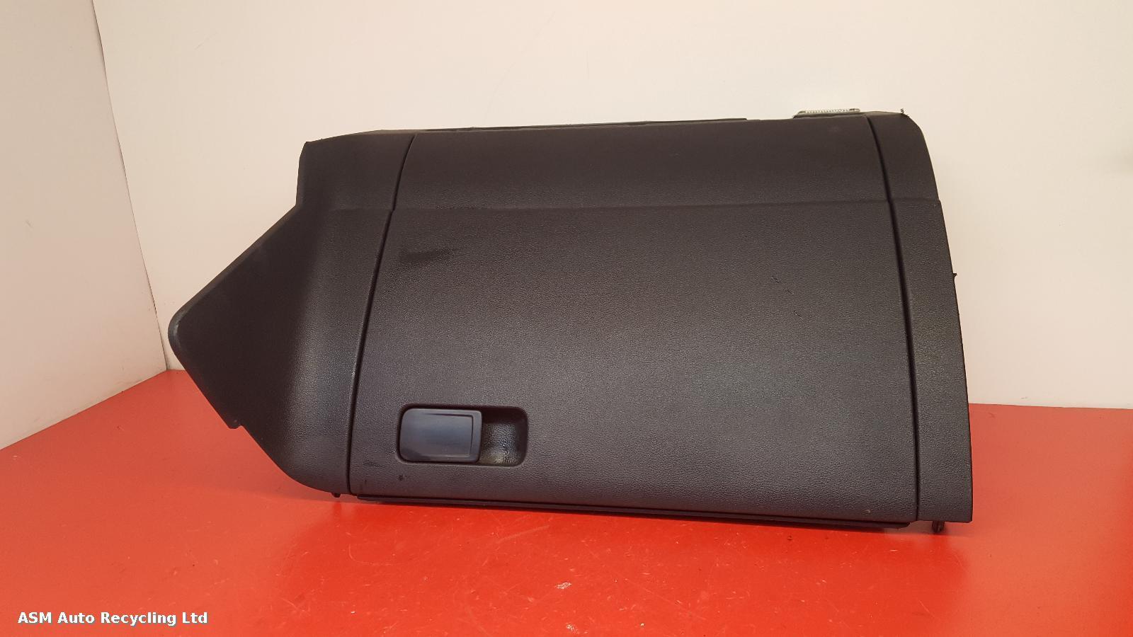 View Auto part Glove Box Volkswagen Golf 2019