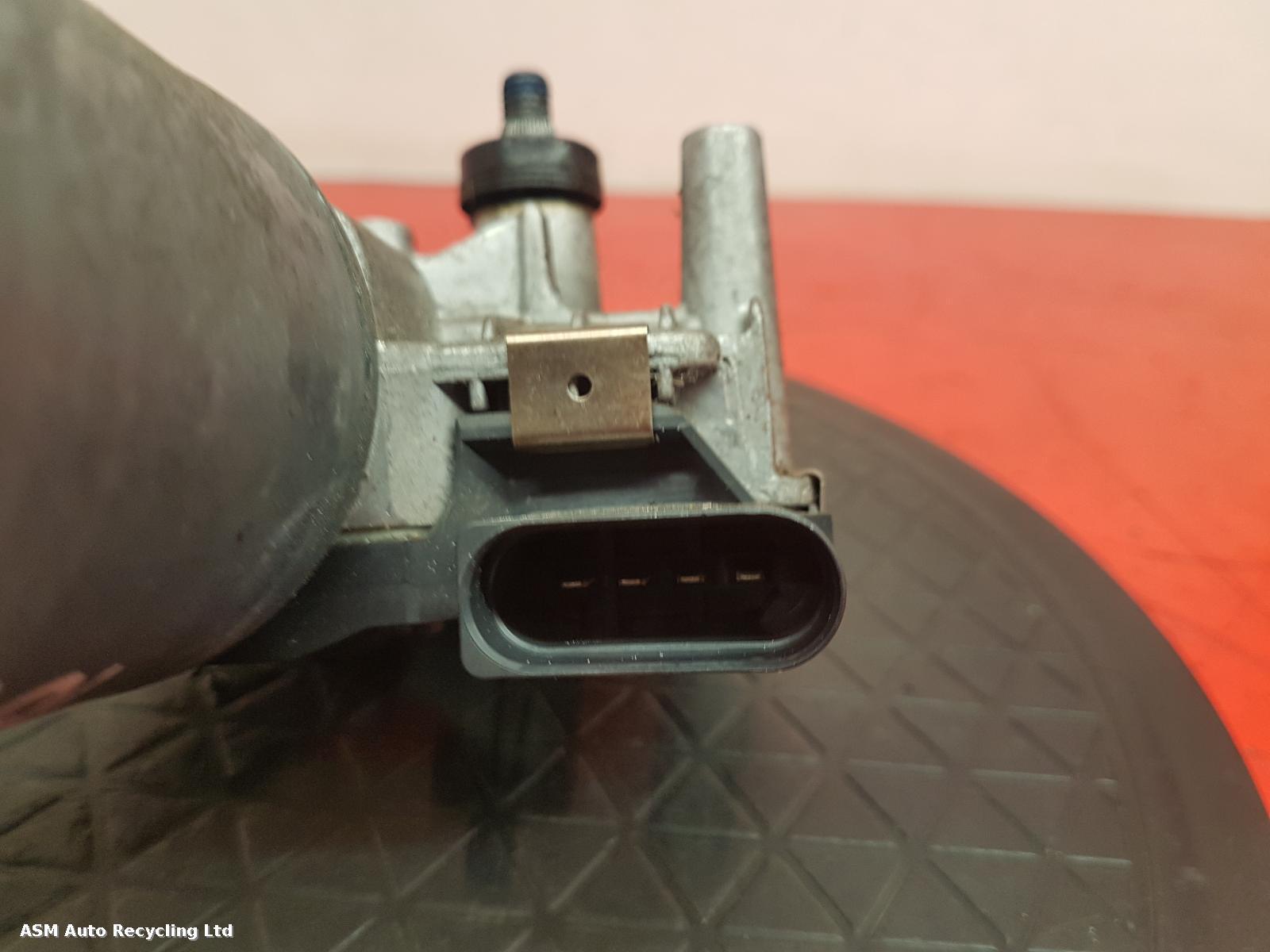View Auto part Wiper Motor Front Volvo C30 2012