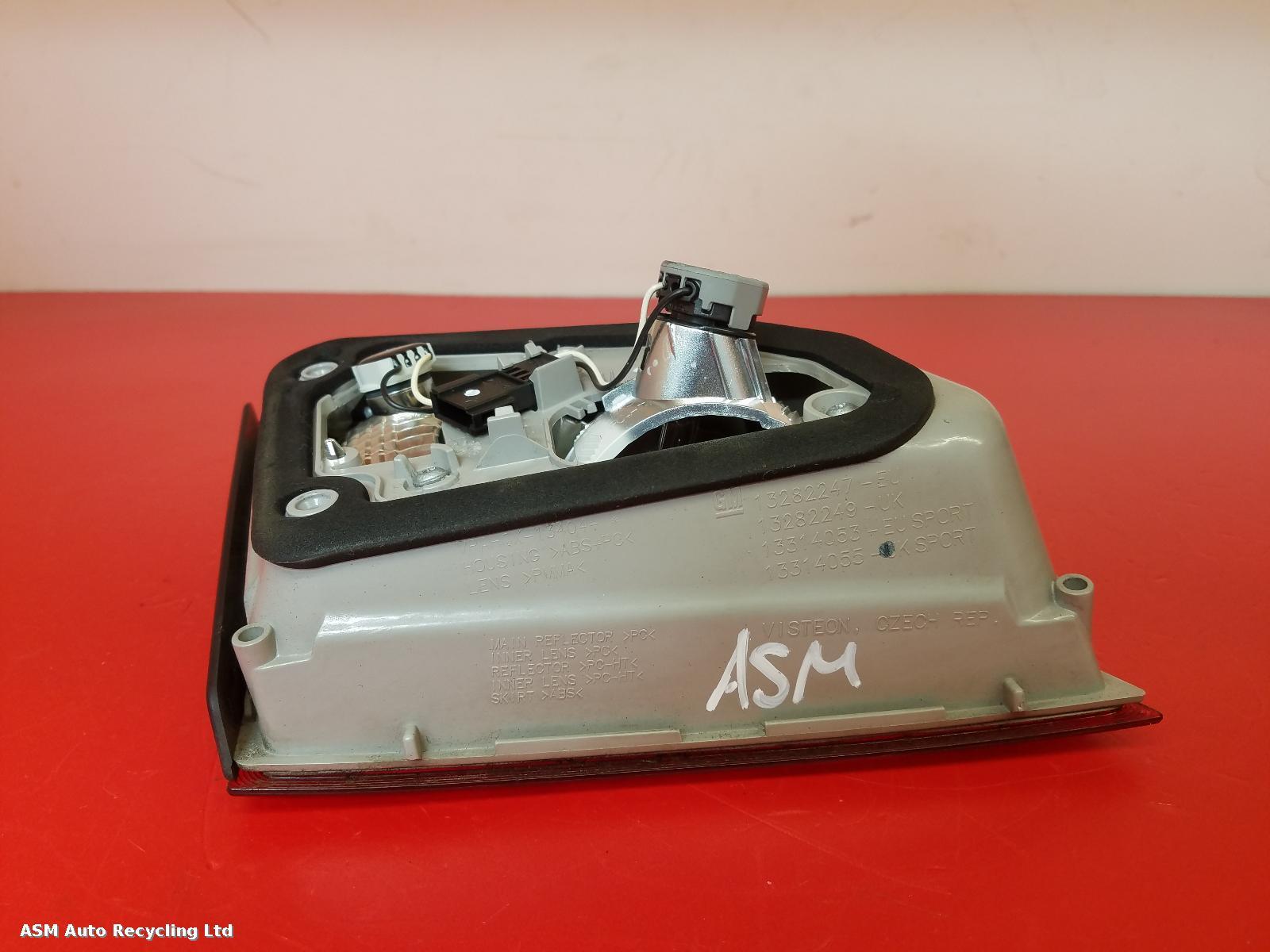 View Auto part R Taillight Vauxhall Astra 2011