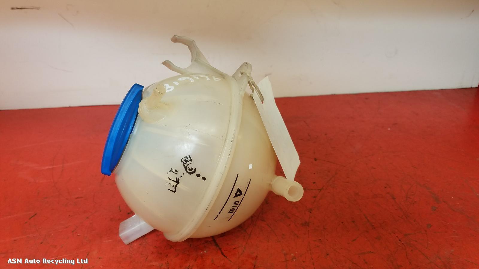 View Auto part Overflow Bottle Volkswagen Golf 2009
