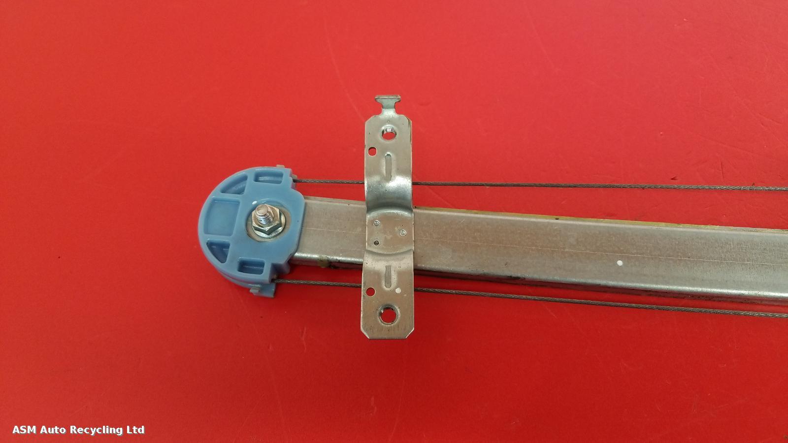 View Auto part RF Window Regulator Suzuki Swift 2018