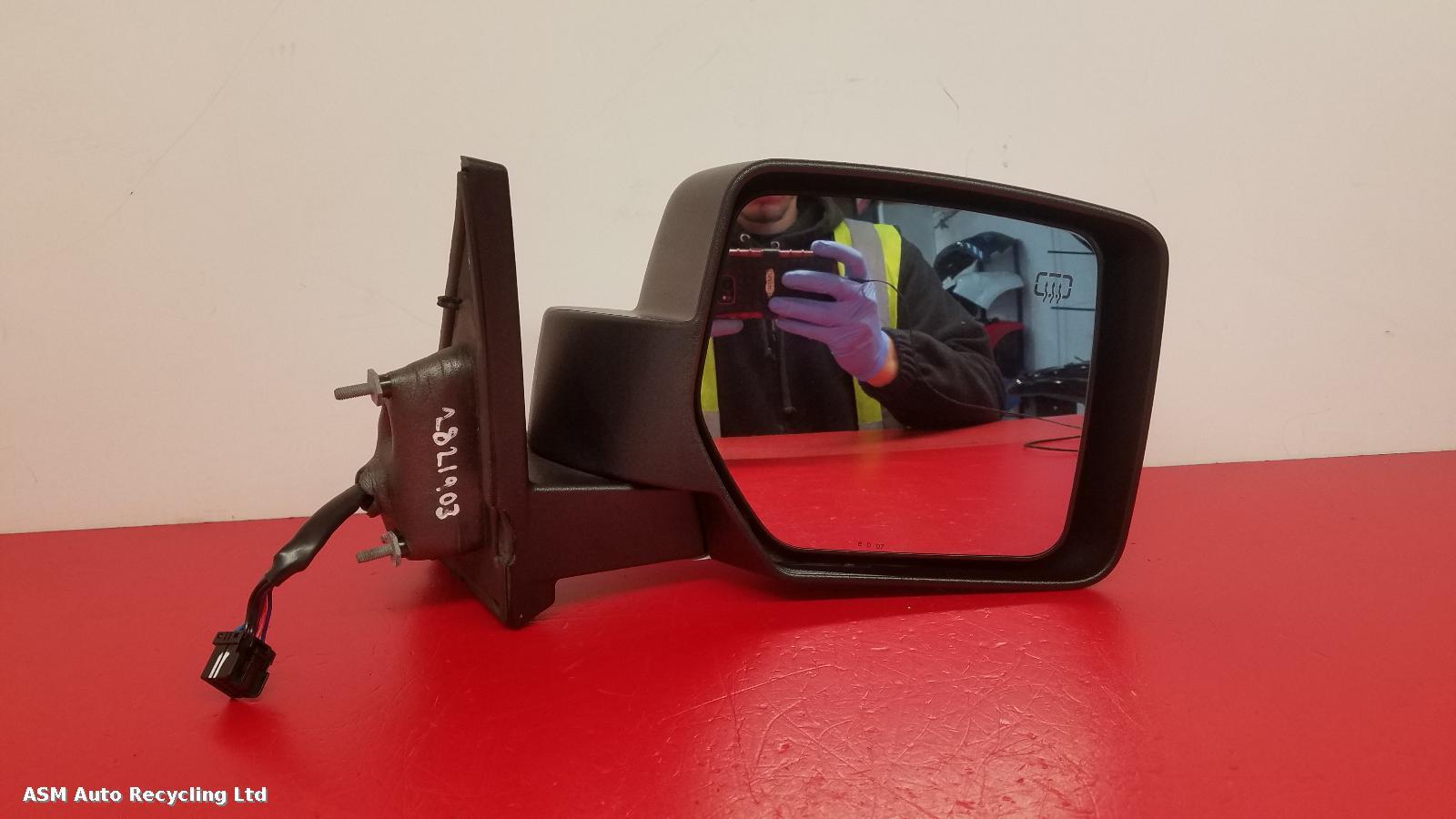 View Auto part R Door Mirror Jeep Patriot 2008