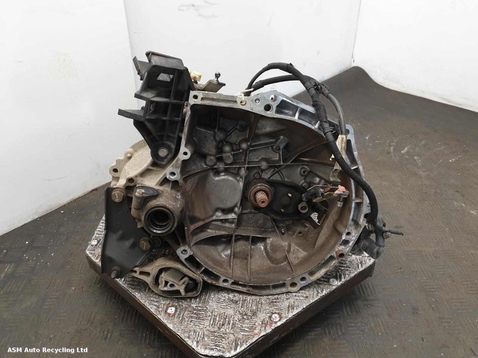 View Auto part Gearbox Peugeot 208 2013
