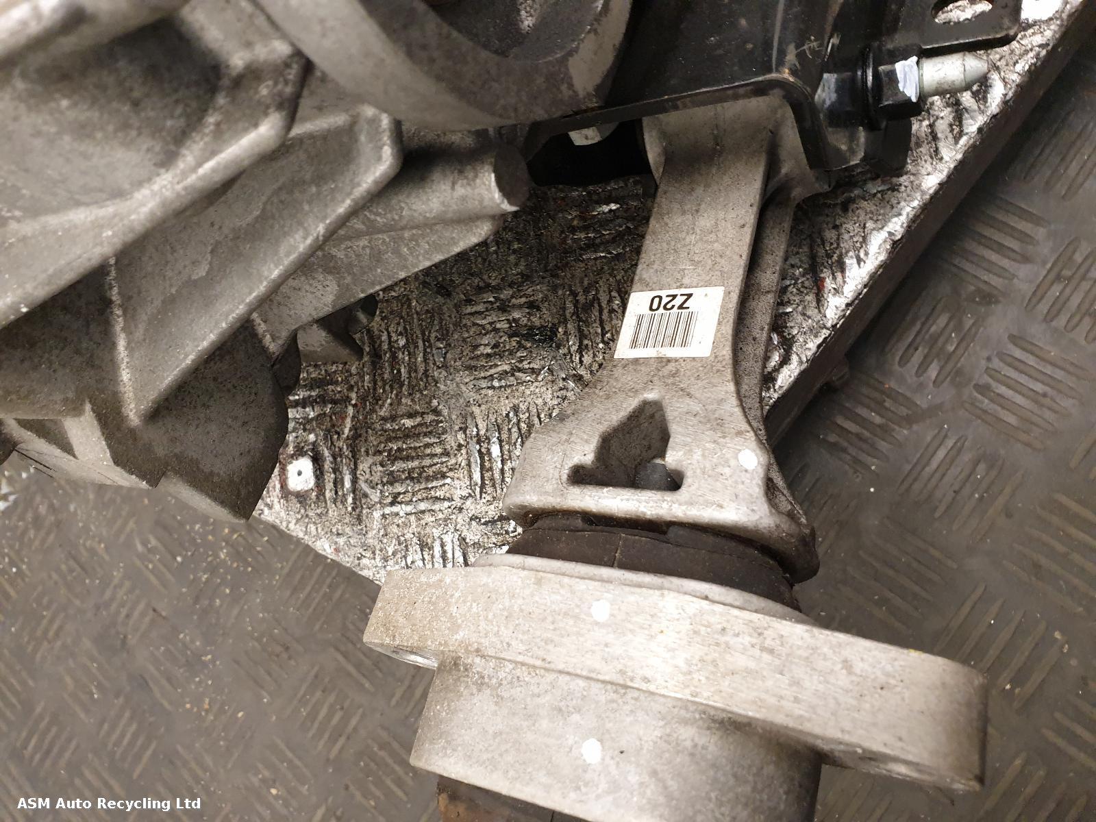 View Auto part Gearbox Kia Stonic 2020