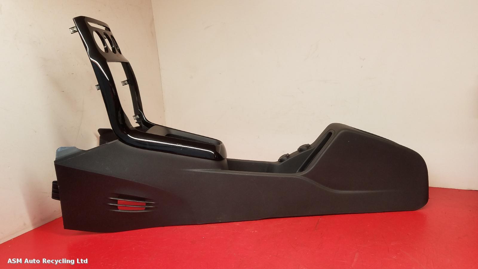 View Auto part Console Citroen C3 2013