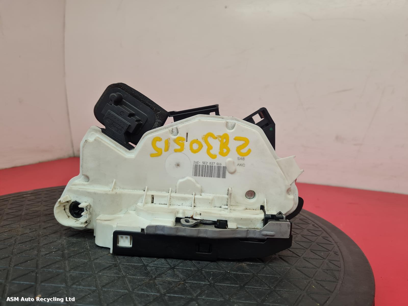 View Auto part Door Lock Assembly Skoda Rapid 2013