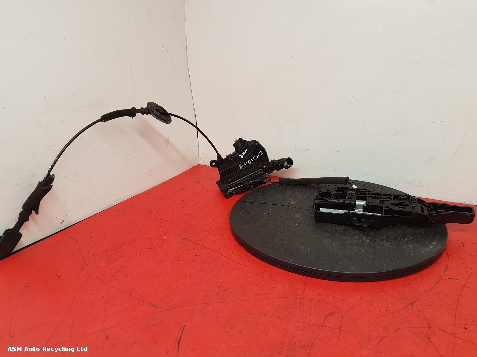 View Auto part Door Lock Assembly Renault Captur 2014