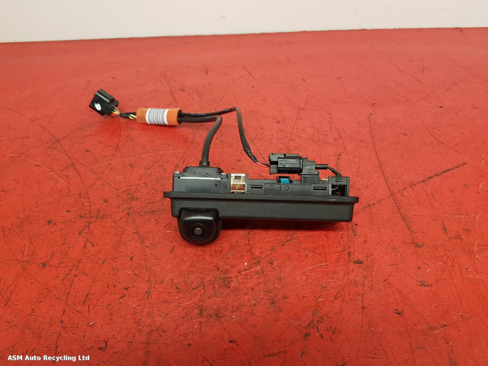 View Auto part Tailgate Handle Kia Stonic 2020