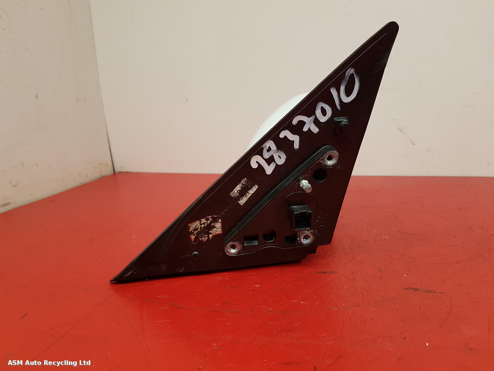 View Auto part R Door Mirror Kia Soul 2011