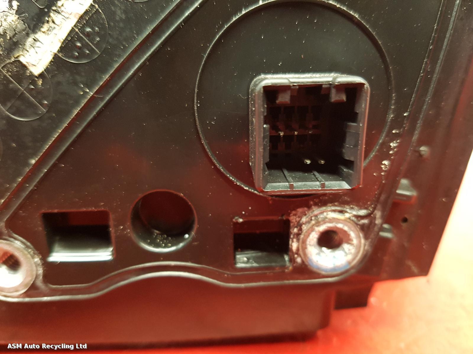 View Auto part R Door Mirror Kia Soul 2011