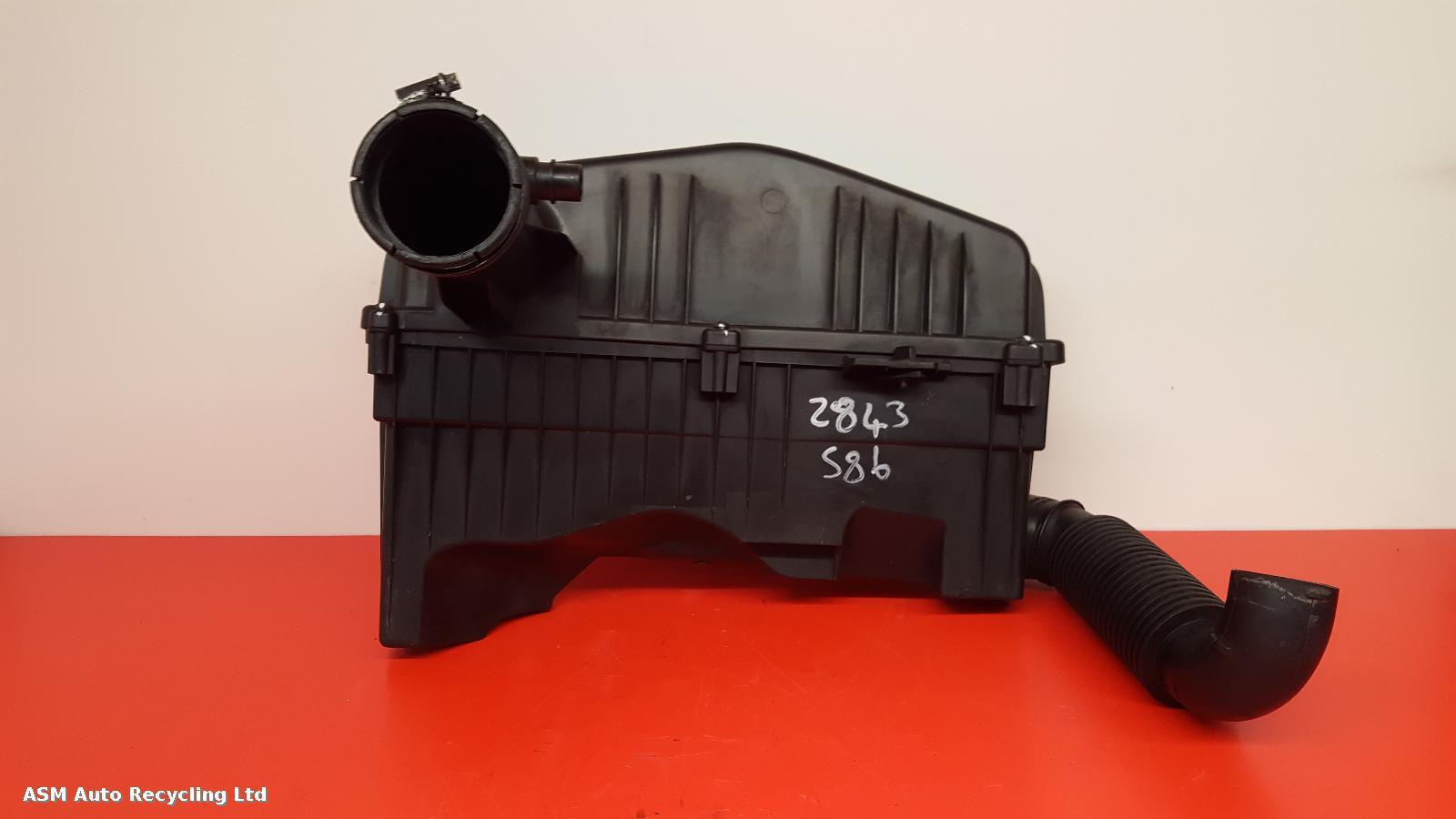 View Auto part Air Cleaner/Box Peugeot 207 2011