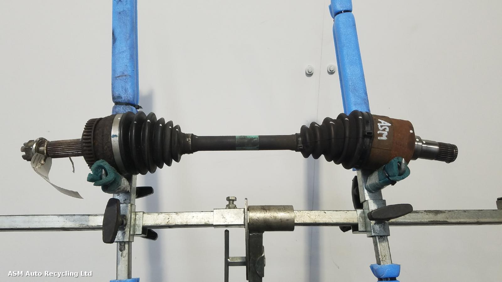View Auto part Left Driveshaft Hyundai Tucson 2010
