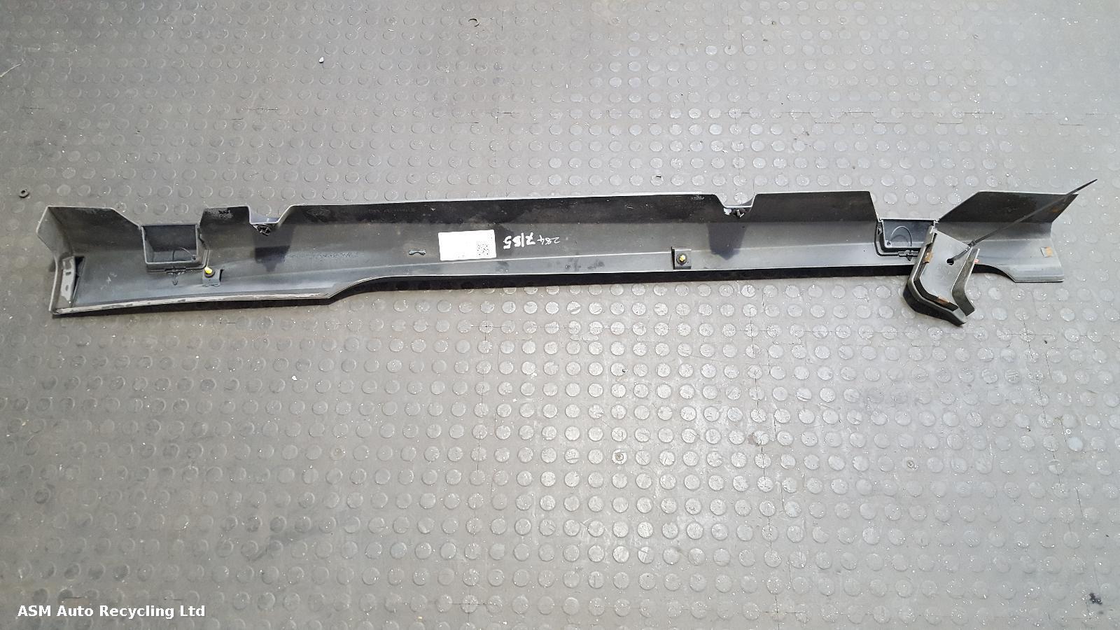 View Auto part Side Skirt Ford Fiesta 2011