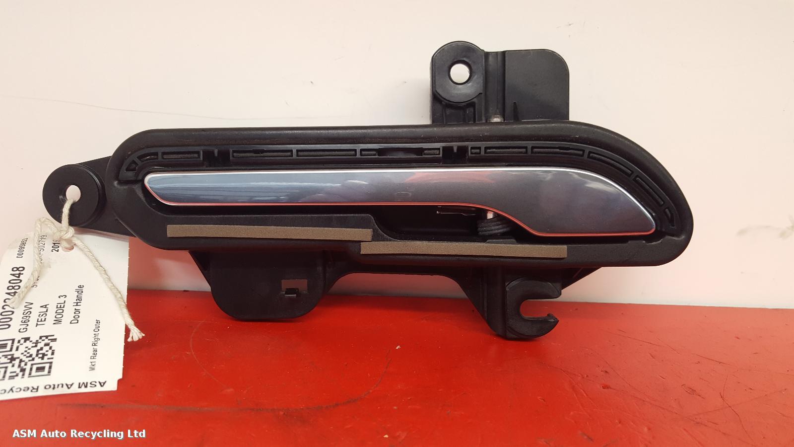 View Auto part Door Handle Tesla Model 3 2019