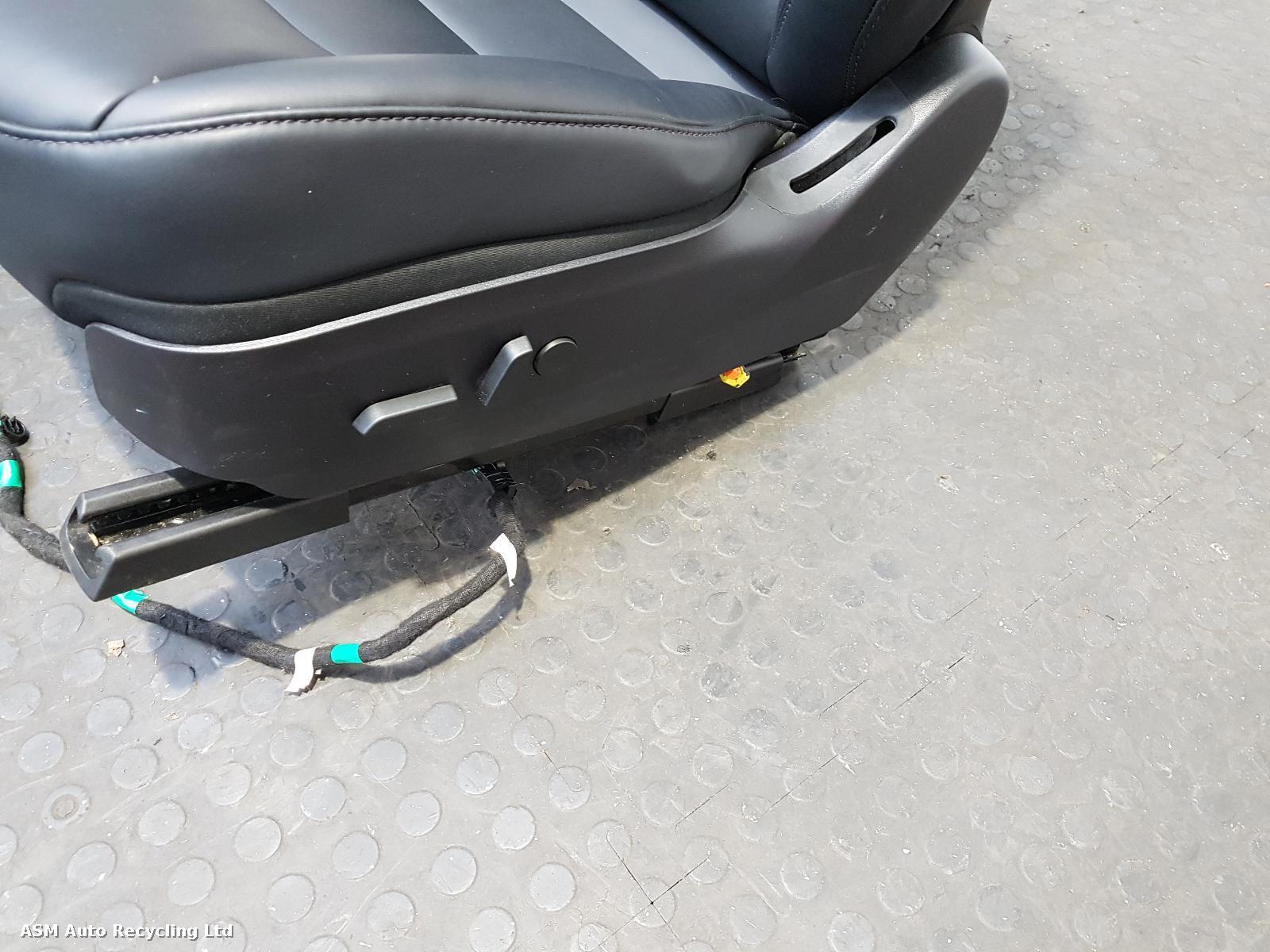 View Auto part Complete Interior Tesla Model 3 2019