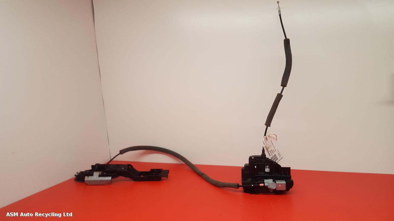 View Auto part Door Lock Assembly Nissan Leaf 2021