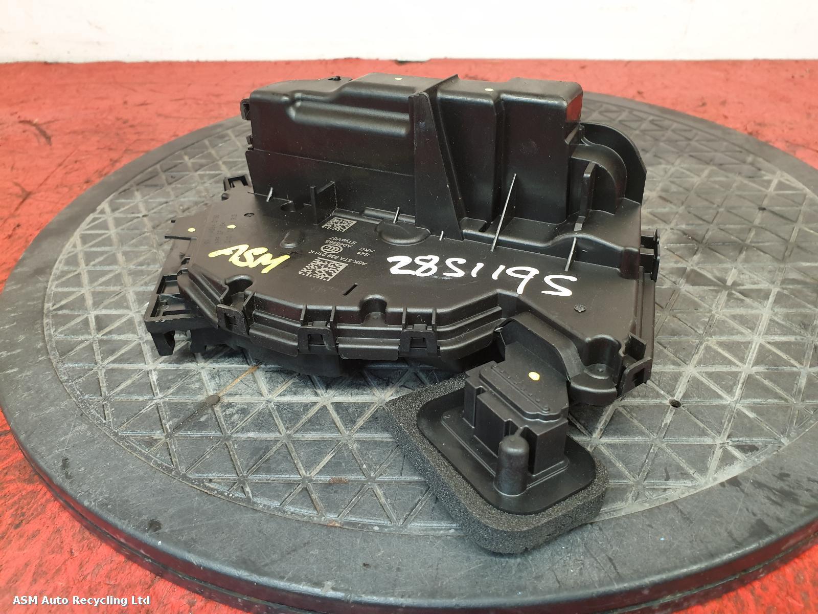 View Auto part Door Lock Assembly Skoda Scala 2020