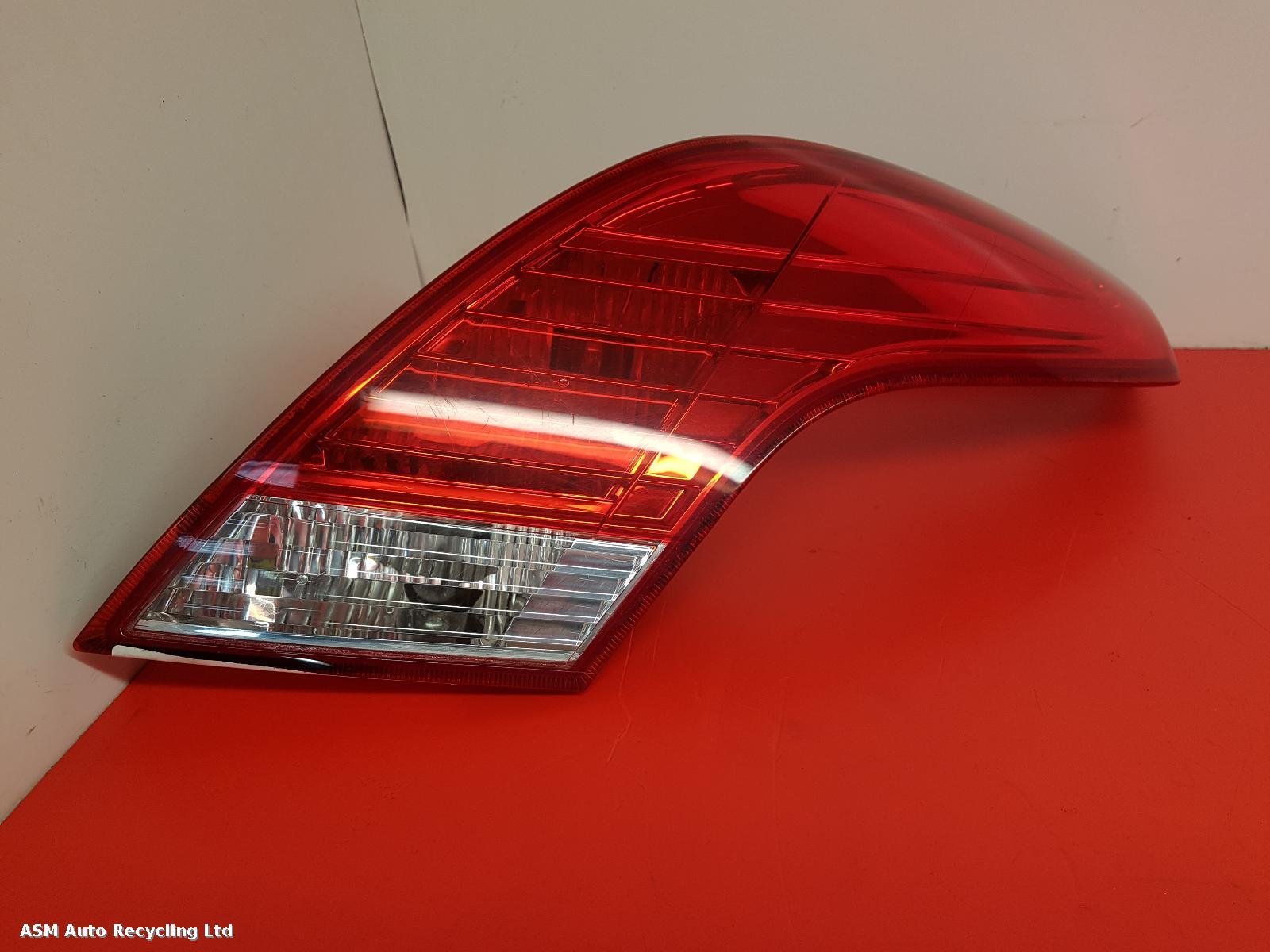 View Auto part R Taillight Ford Focus 2011