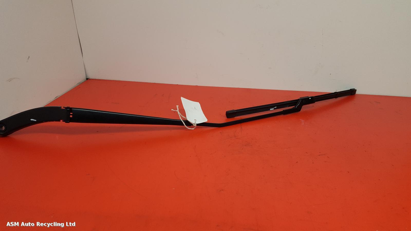 View Auto part Wiper Arm Volkswagen Polo 2020