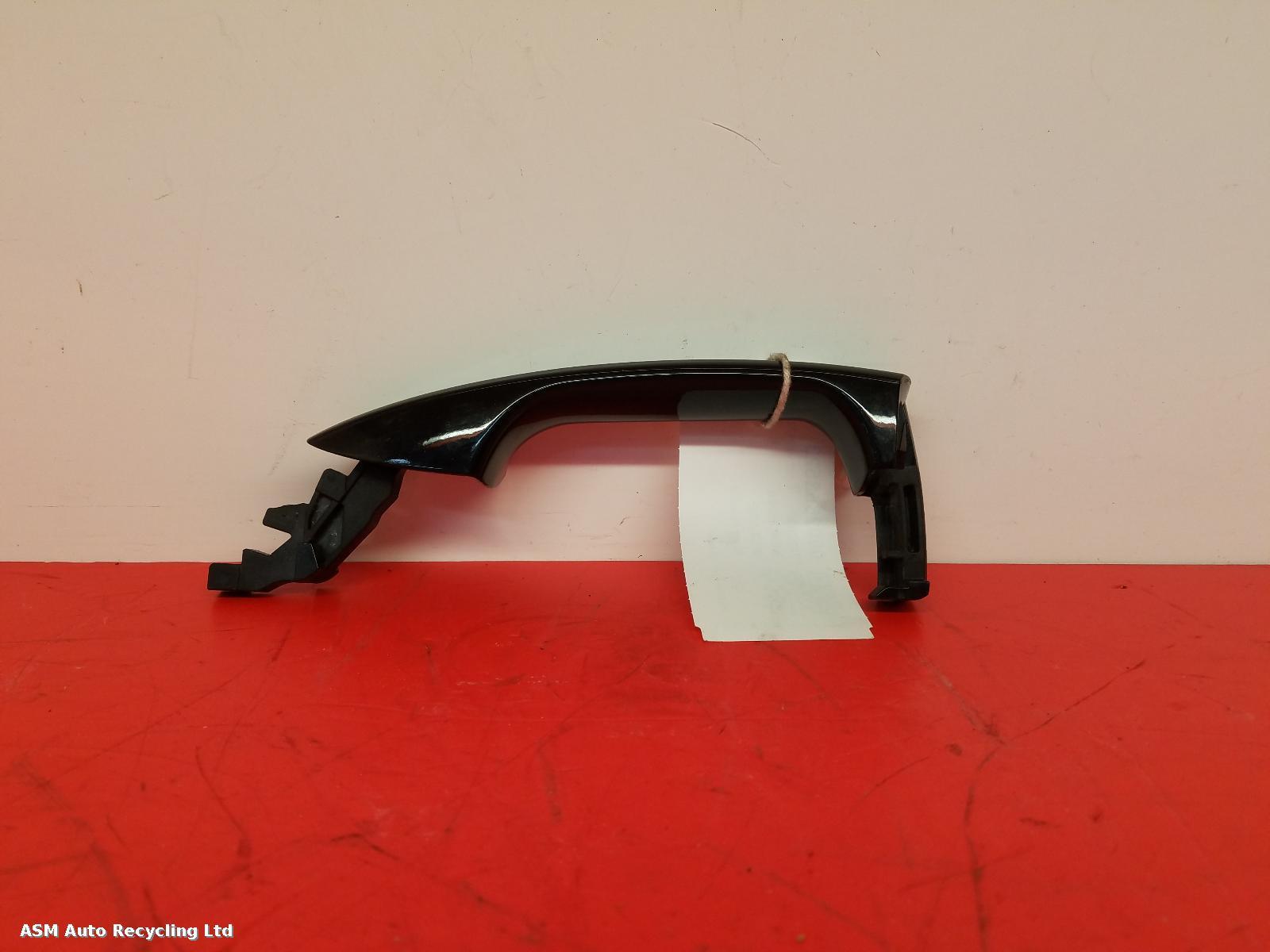View Auto part Door Handle Mercedes B Class 2013