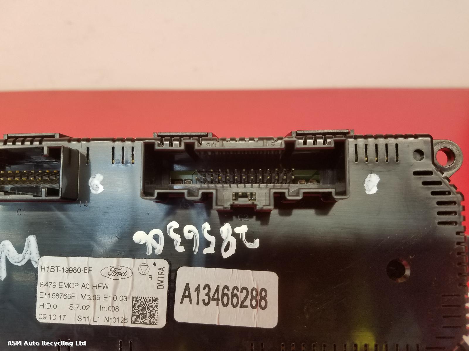 View Auto part Heater/AC Controller Ford Fiesta 2017