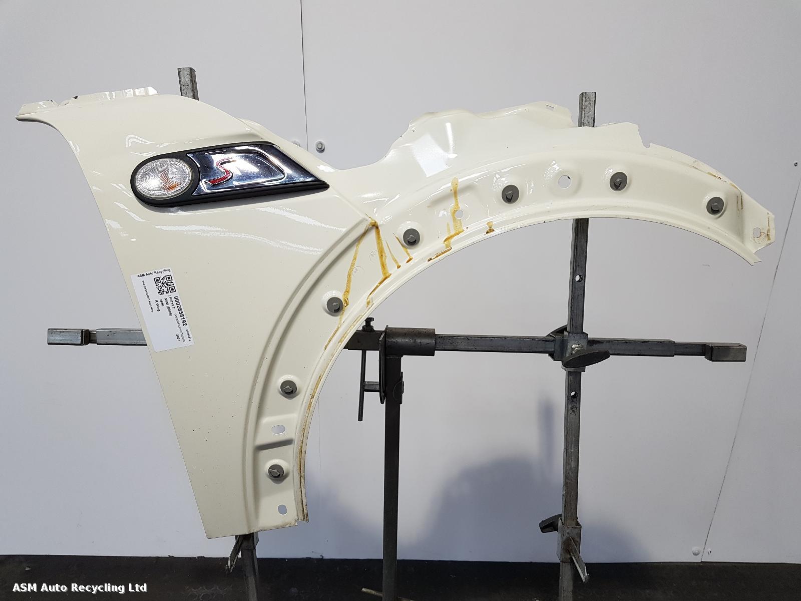 View Auto part R Wing Mini (bmw) Mini 2007