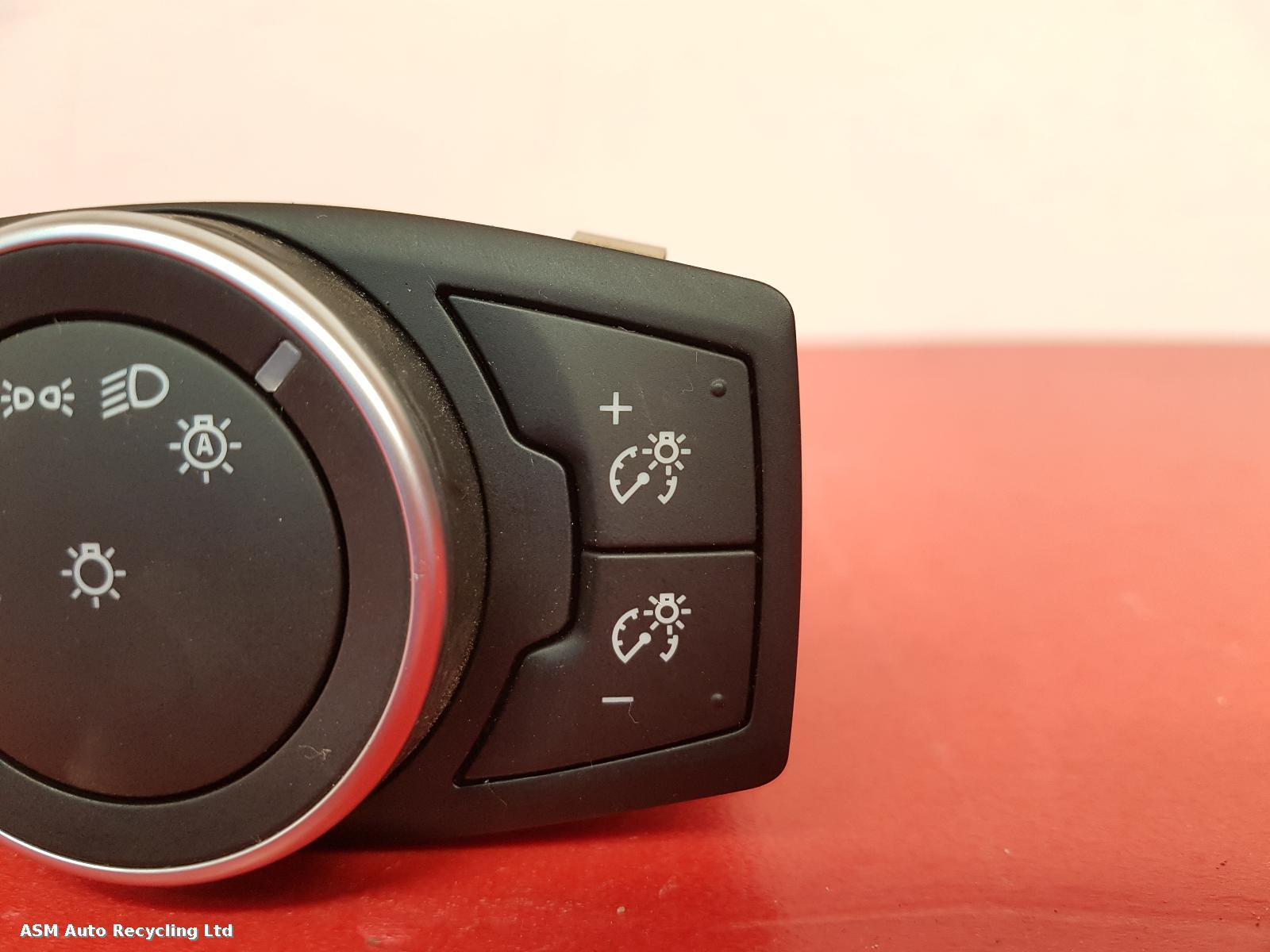 View Auto part Headlight Switch Ford Focus 2015