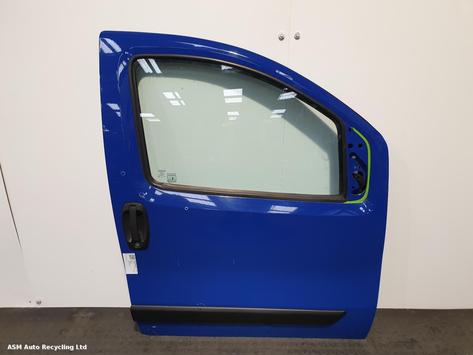 View Auto part R Front Door Fiat Fiorino 2011