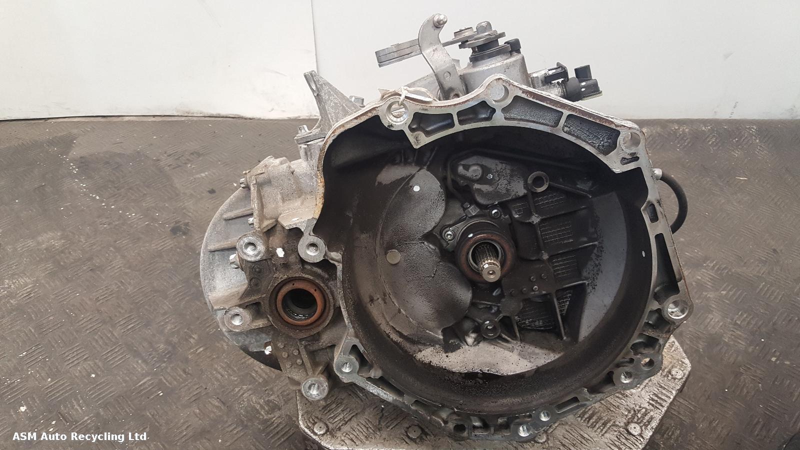 View Auto part Gearbox Vauxhall Astra 2015