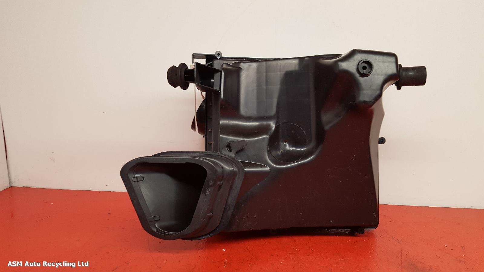 View Auto part Air Cleaner/Box Vauxhall Astra 2015