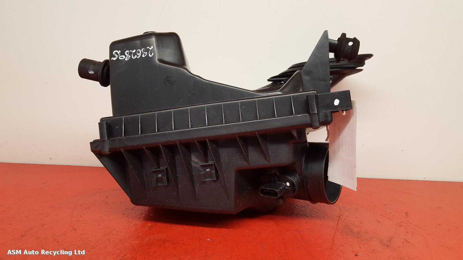 View Auto part Air Cleaner/Box Vauxhall Astra 2015