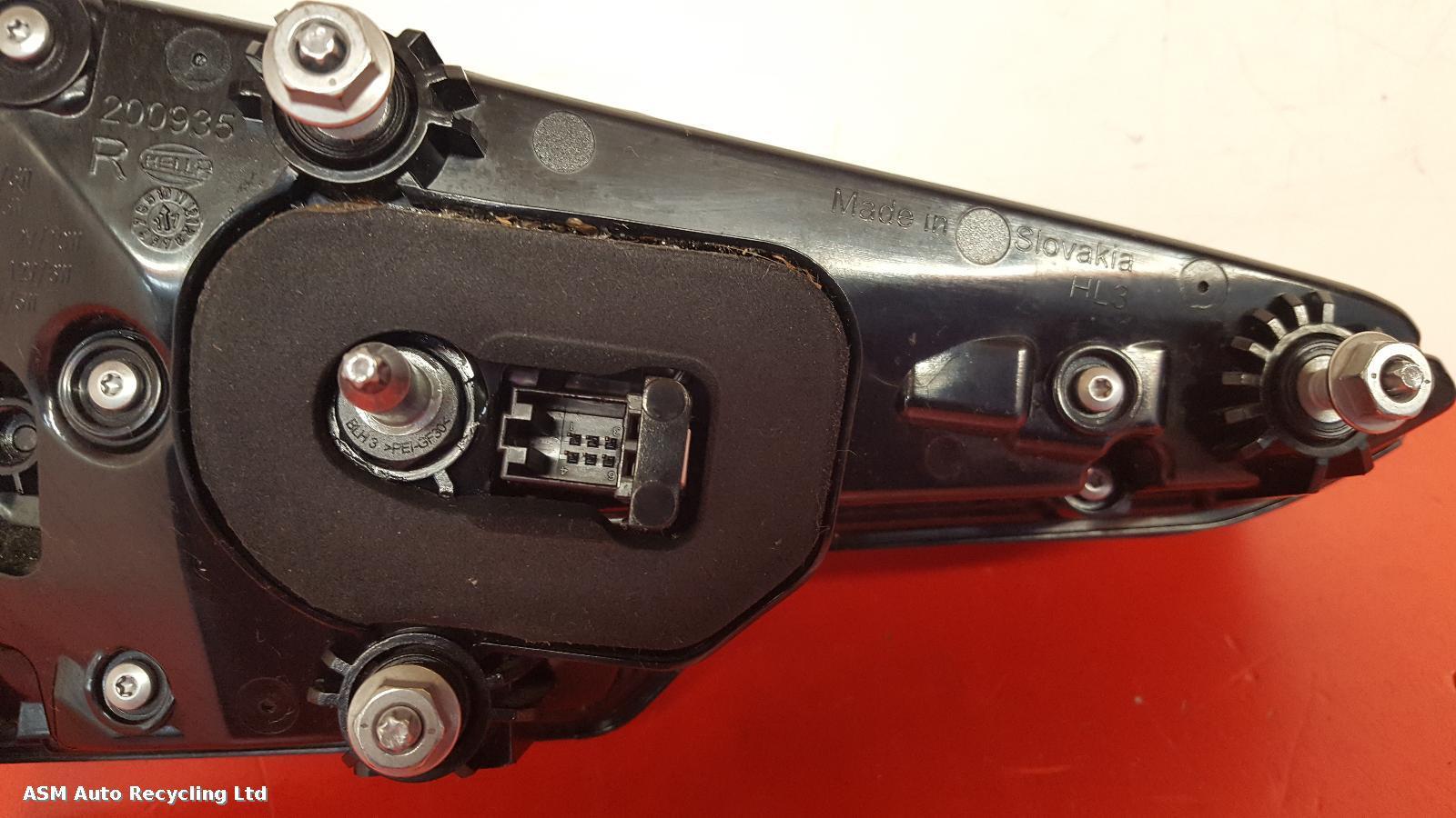 View Auto part R Taillight Audi A4 2017